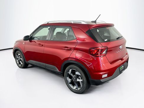 Used 2025 Hyundai Venue SEL FWD image 5