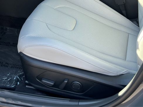 Certified 2026 Hyundai Elantra Limited FWD image 29