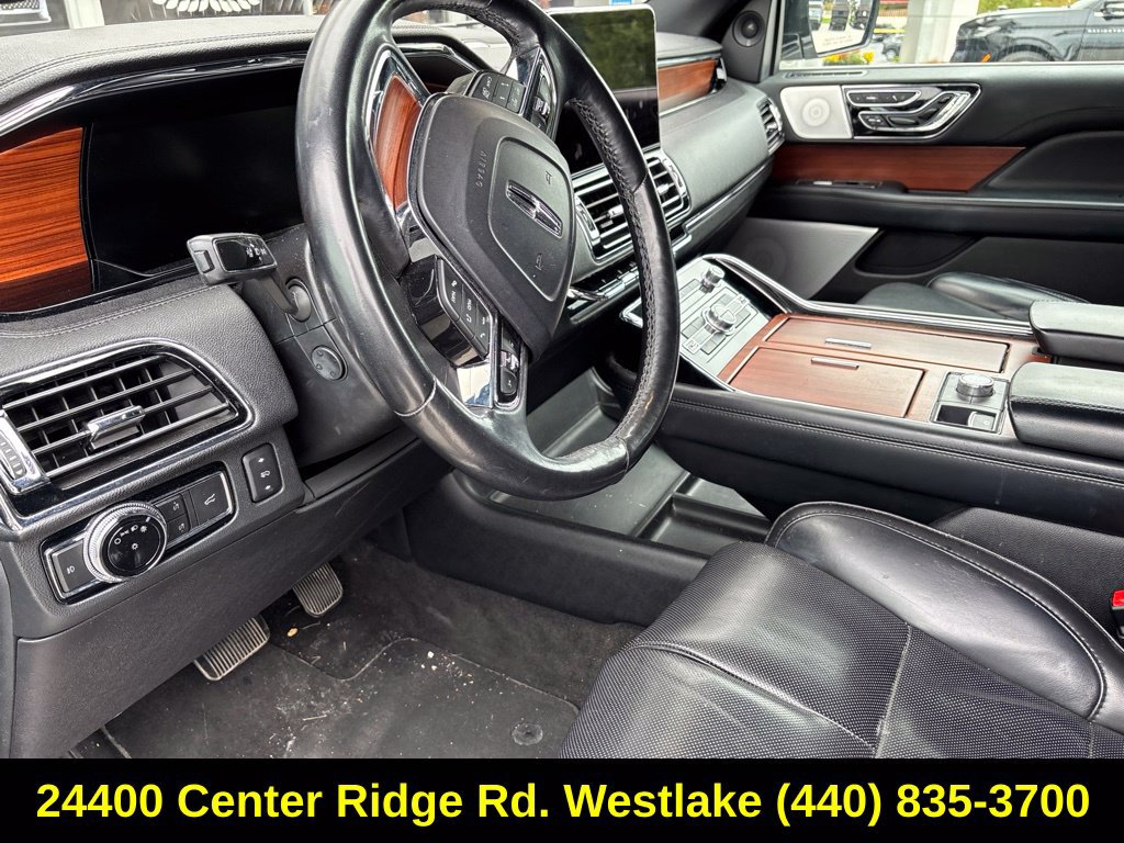 Used 2019 Lincoln Navigator Reserve AWD/4WD image 18