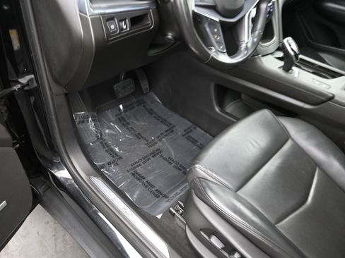 Used 2019 Cadillac XT5 Premium Luxury image 17