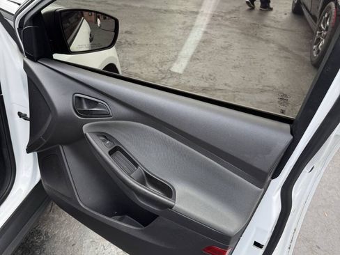 Used 2014 Ford Focus S FWD image 15
