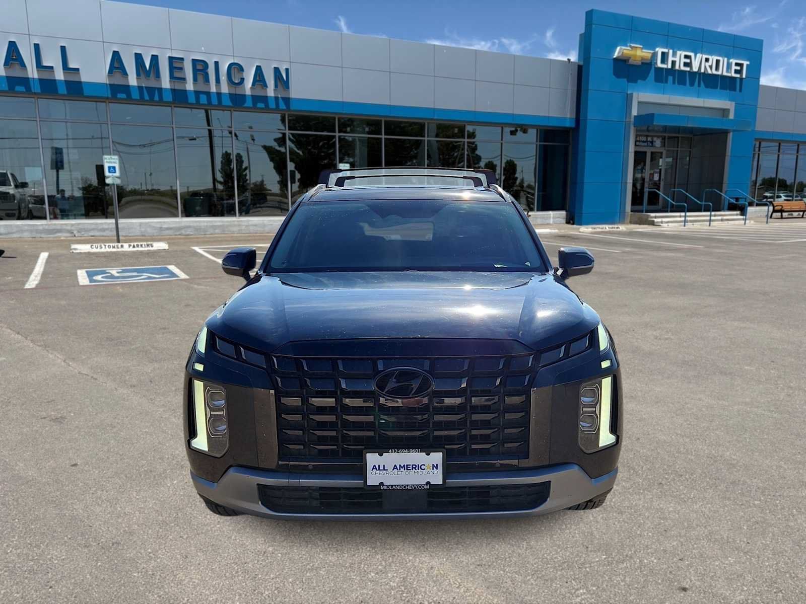 Used 2023 Hyundai Palisade Limited FWD image 3