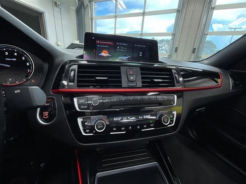 Used 2020 BMW 230i xDrive Convertible w/ Premium Package image 17