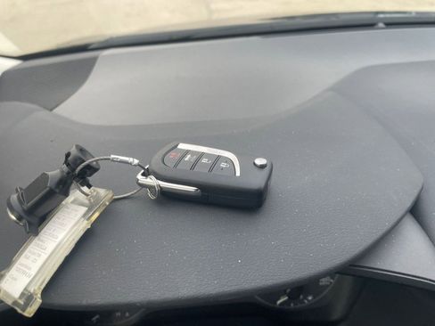 Used 2025 Toyota Corolla LE image 22