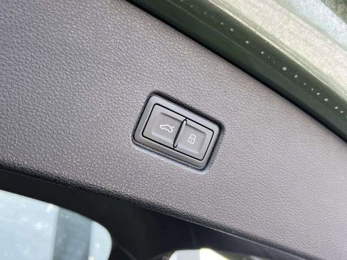 Used 2022 Audi SQ5 Premium Plus w/ Premium Plus Package image 21