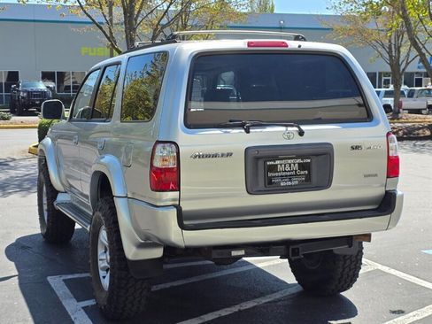 Used 2001 Toyota 4Runner SR5 AWD/4WD image 5