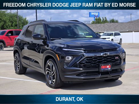 Used 2024 Chevrolet TrailBlazer RS image 2