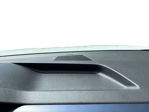 Certified 2023 Volkswagen Taos SE w/ Panoramic Sunroof Package FWD image 17
