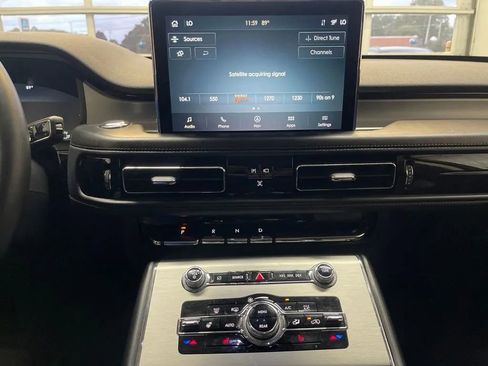 Used 2022 Lincoln Aviator AWD image 25