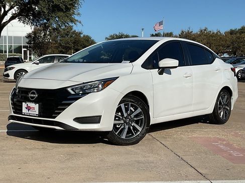 New 2025 Nissan Versa SV w/ Trunk Package image 2