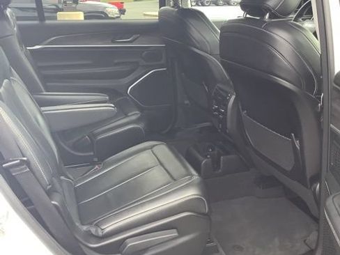 Used 2021 Jeep Grand Cherokee L Limited AWD/4WD image 22