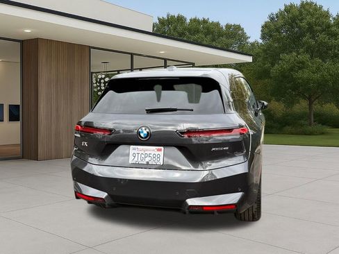 Used 2026 BMW iX xDrive45 w/ Climate Comfort Package image 9