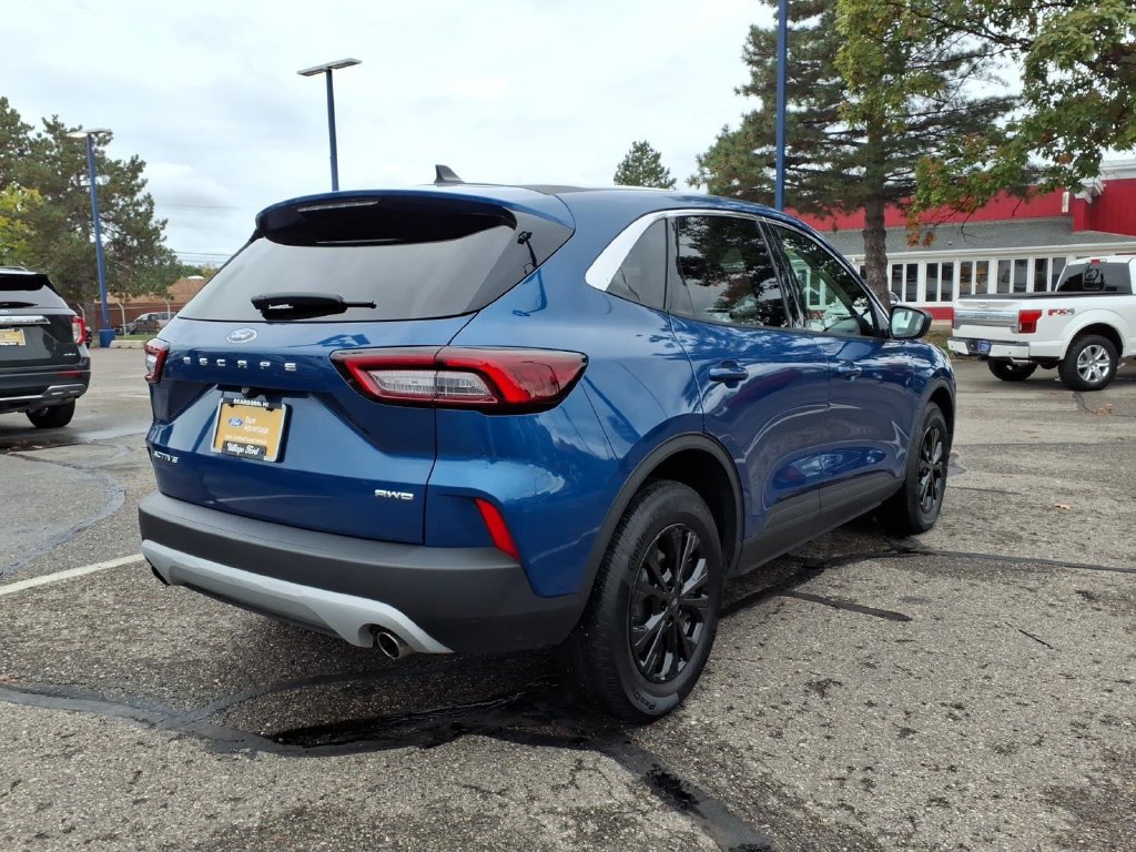 Certified 2023 Ford Escape Active AWD/4WD image 6