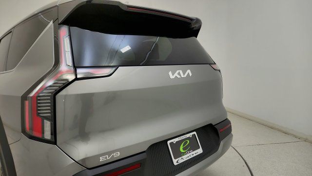 Used 2024 Kia EV9 Light Long Range RWD image 26