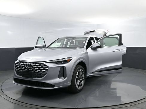 New 2026 Audi Q5 Premium AWD/4WD image 25