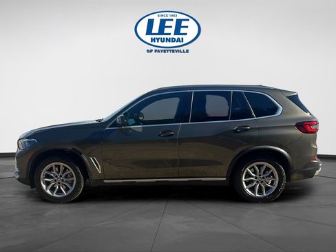 Used 2022 BMW X5 xDrive40i w/ Executive Package image 3