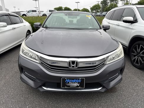 Used 2016 Honda Accord Touring image 3