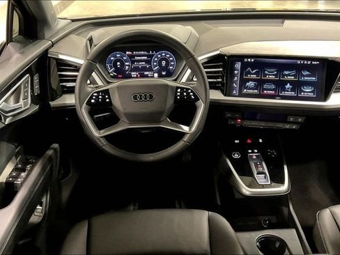 Used 2025 Audi Q4 e-tron Premium Plus w/ Premium Plus image 5