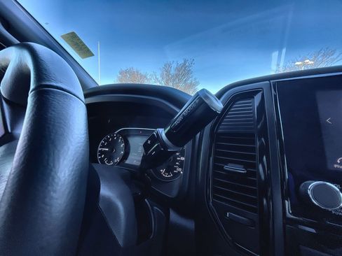 Used 2024 Nissan Titan SV w/ SV Convenience Package image 15