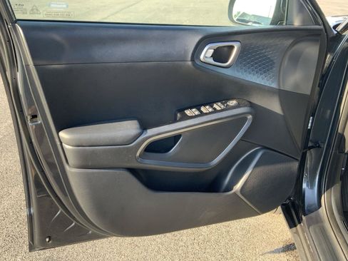 Used 2024 Kia Soul EX FWD image 22