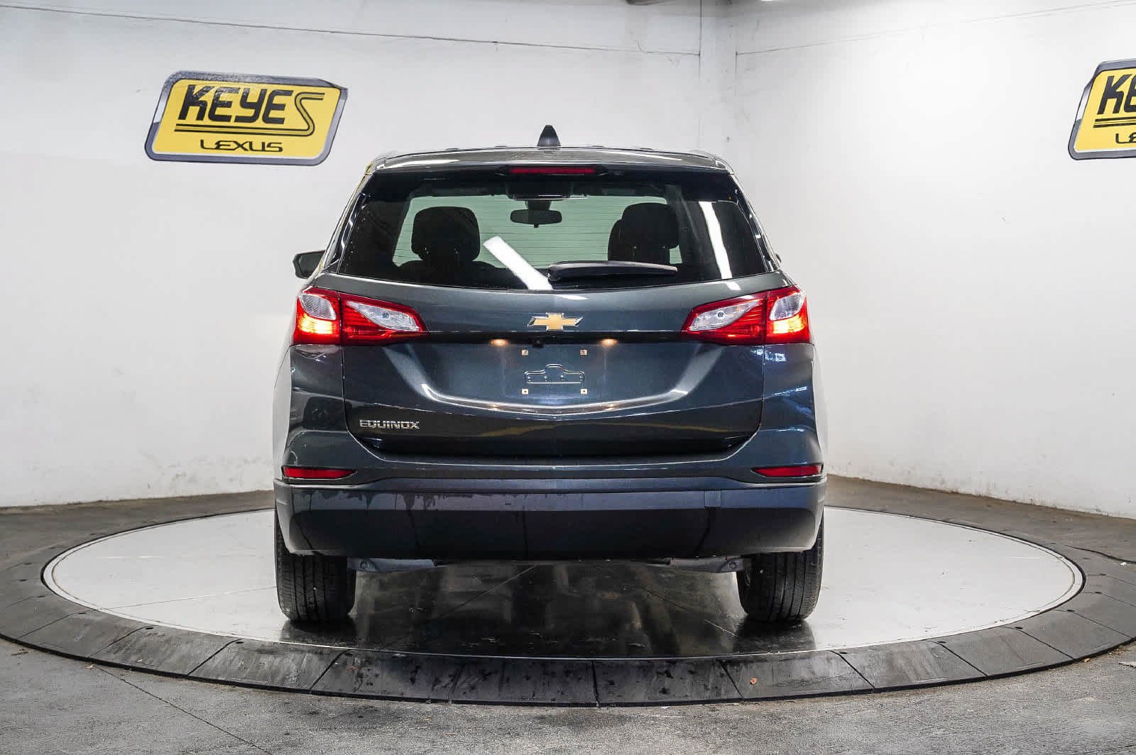Used 2020 Chevrolet Equinox LS w/ LS Convenience Package FWD image 3