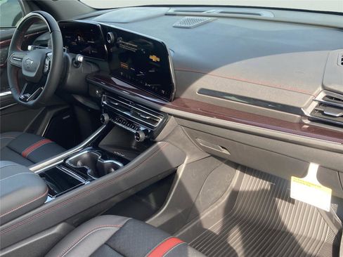 New 2026 Chevrolet Traverse RS w/ LPO, Floor Liner Package image 17