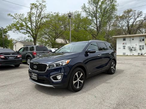 Used 2016 Kia Sorento EX w/ EX Premium Package image 3