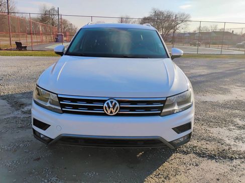Used 2019 Volkswagen Tiguan SEL FWD image 2