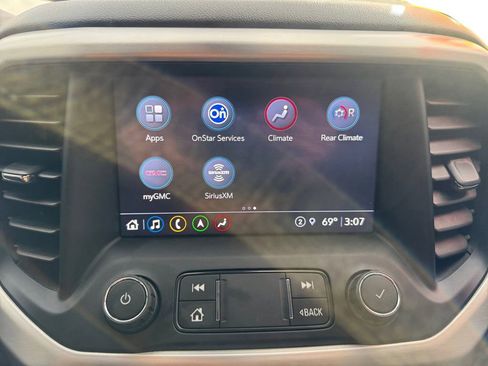 Used 2021 GMC Acadia SLT image 25