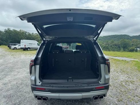 Used 2025 Chevrolet Traverse Z71 AWD/4WD image 8