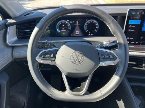 Used 2025 Volkswagen Tiguan S w/ 18" Wheel Package image 15