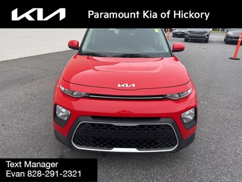 Used 2022 Kia Soul LX FWD image 2
