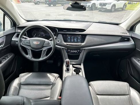 Used 2019 Cadillac XT5 Premium Luxury AWD/4WD image 16