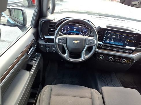 Used 2023 Chevrolet Silverado 1500 LT w/ Protection Package RWD image 6