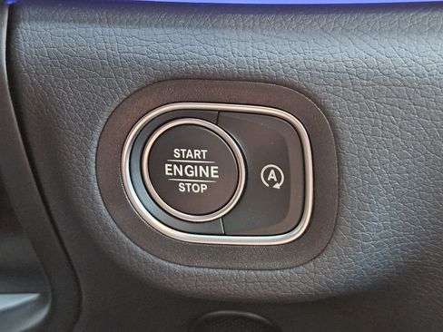 Certified 2025 Mercedes-Benz GLE 450 4MATIC image 21