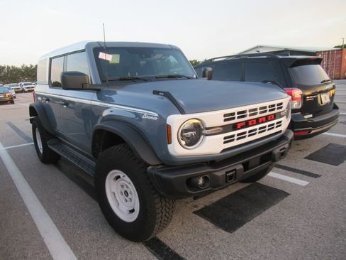 Used 2025 Ford Bronco Heritage Edition AWD/4WD image 1