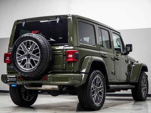 Used 2024 Jeep Wrangler High Altitude AWD/4WD image 12