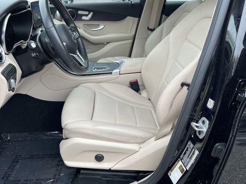 Used 2021 Mercedes-Benz GLC 300 4MATIC image 10