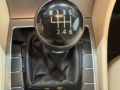 Used 2015 Volkswagen Passat TDI SE FWD image 1