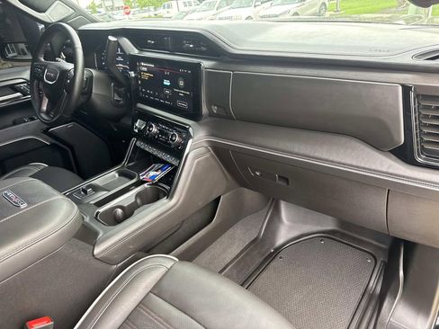 Used 2025 GMC Sierra 2500 AT4X AWD/4WD image 17