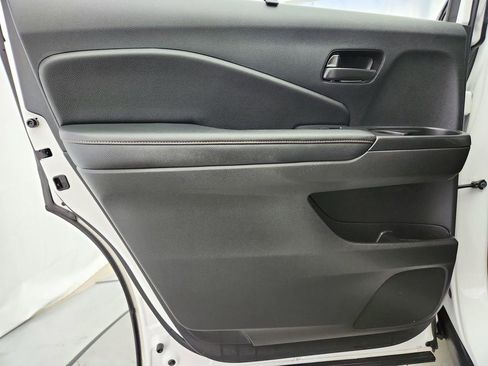 Used 2022 Honda Pilot TrailSport image 33