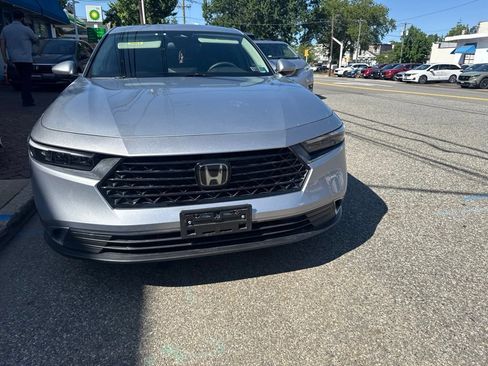Used 2024 Honda Accord EX image 2