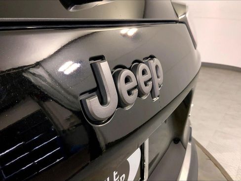 Used 2020 Jeep Cherokee Trailhawk w/ Cold Weather Group image 29