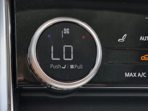 Used 2024 Jaguar XF R-Dynamic SE image 31