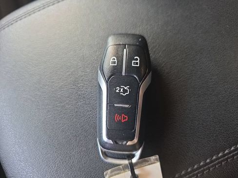 Used 2015 Ford Edge SEL w/ Equipment Group 201A FWD image 33