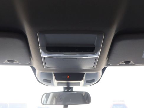 Used 2024 Nissan Rogue S FWD image 33