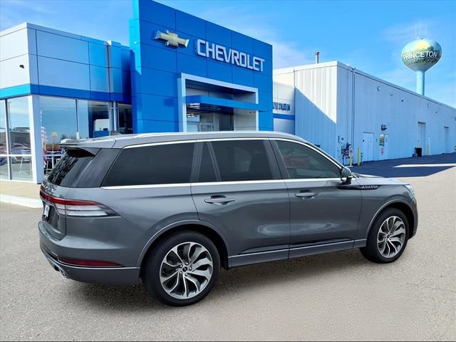 Used 2022 Lincoln Aviator Grand Touring w/ Equipment Group 301A AWD/4WD image 3