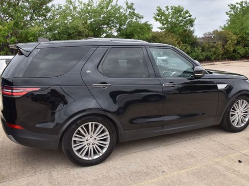 Used 2017 Land Rover Discovery HSE Luxury AWD/4WD image 6