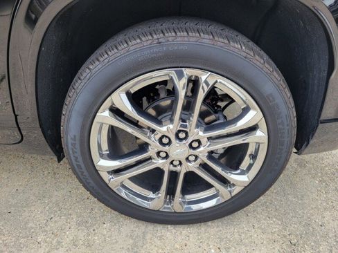 Used 2025 Chevrolet Traverse High Country w/ LPO, Floor Liner Package image 10