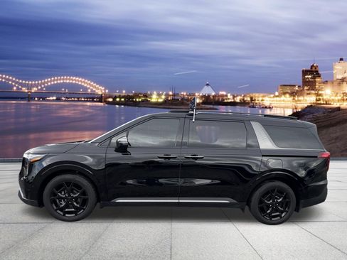 Used 2026 Kia Carnival SX w/ SX Dark Edition Package FWD image 2